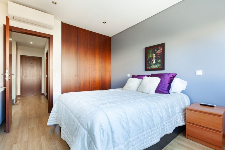 Bedroom 2, Private Modern Home, Fully Equipped, Near Historic Braga Centre, Braga