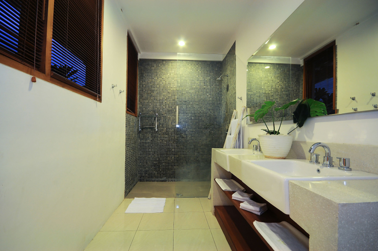Bathroom 4, Villa Wania, Badung