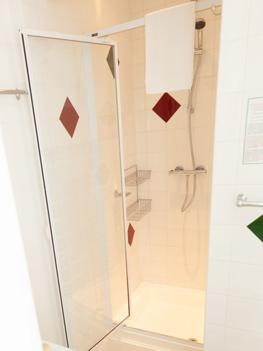 Bathroom 4, Crimdon Dene, Torbay