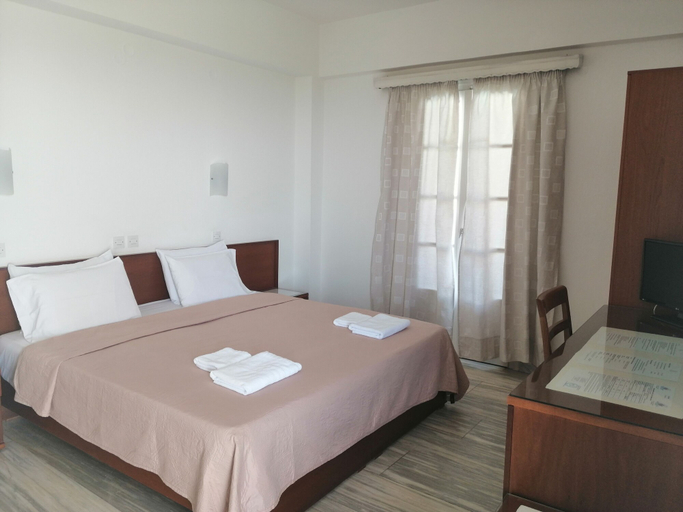 Bedroom 5, 7 Islands, Attica
