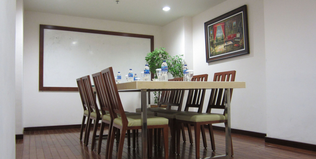 Dining Room 23