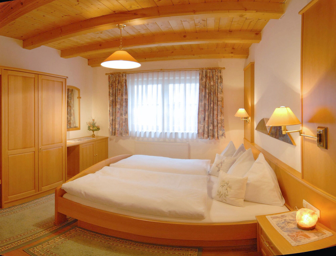 Bedroom 2, Meine Heimat, Liezen