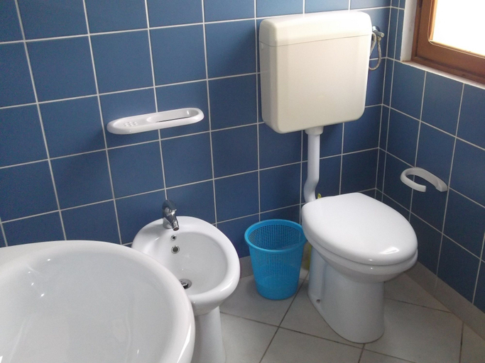 Bathroom 4, Apartment Ocean Front Praia Estoril