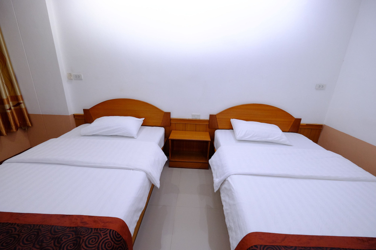 Bedroom 3, PC Palace Hotel, Muang Sakon Nakhon