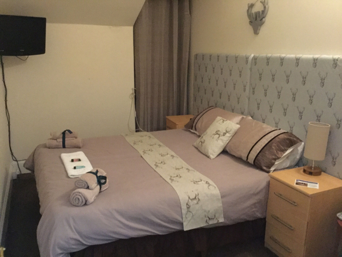 Bedroom 2, Harbour Bridge Camps Bar, Highland