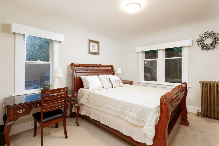 Bedroom 2, Vancouver Shaughnessy Cozy Heritage House, Greater Vancouver