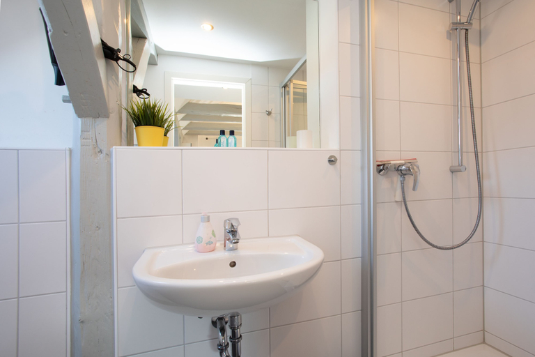 Bathroom 3, Wertschätzer II - Unter der Wehme, Lippe