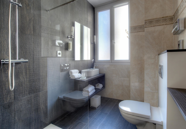 Bathroom 5, Best Western Plus Nice Cosy Hôtel, Alpes-Maritimes