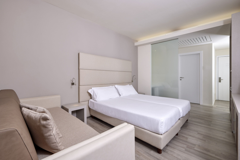 Bedroom 4, Hotel Royal Village, Brescia