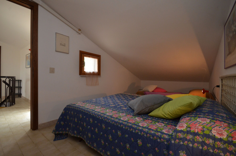 Bedroom 4, Villa Aurora, Udine