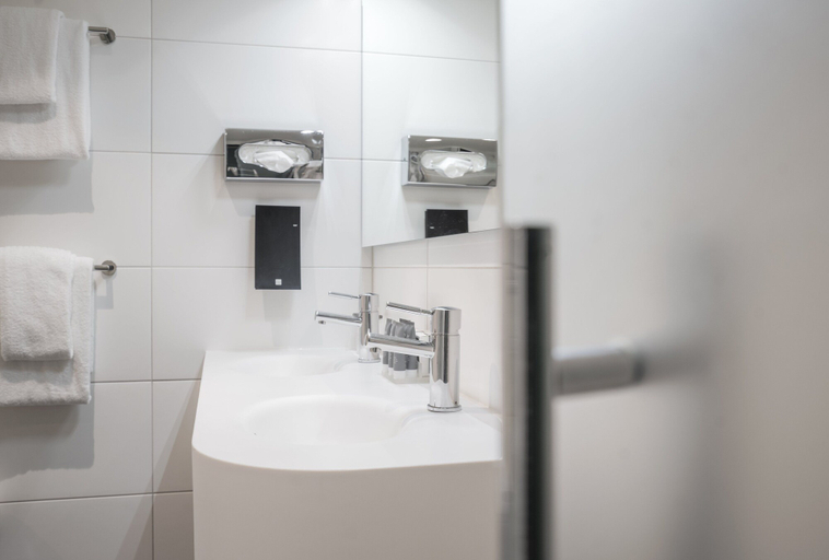 Bathroom 5, Thon Hotel Maritim, Stavanger