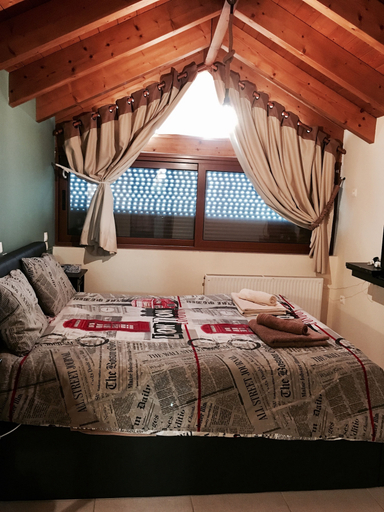 Bedroom 2, Savvas Surf House, Attica