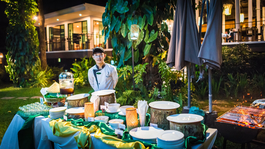 Food & Drinks 5, The River Resort, Pathoomphone