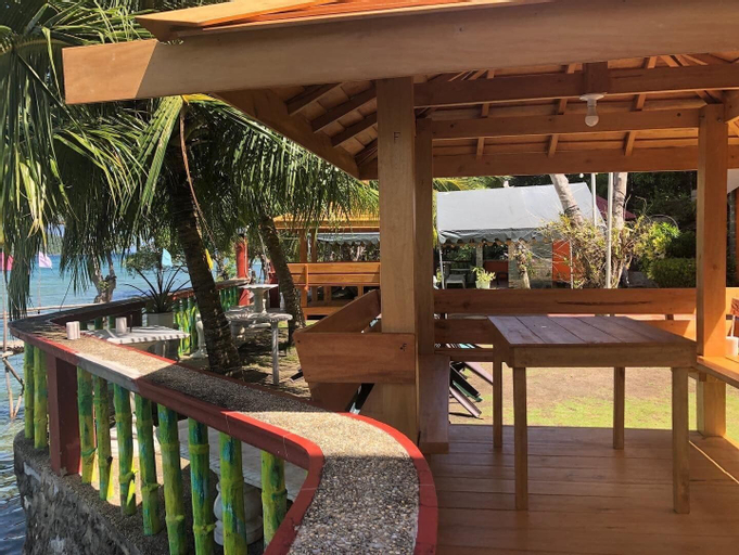 Exterior & Views 11