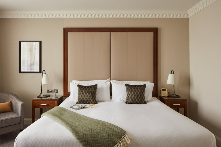 Bedroom 3, The Clermont London, Charing Cross, London
