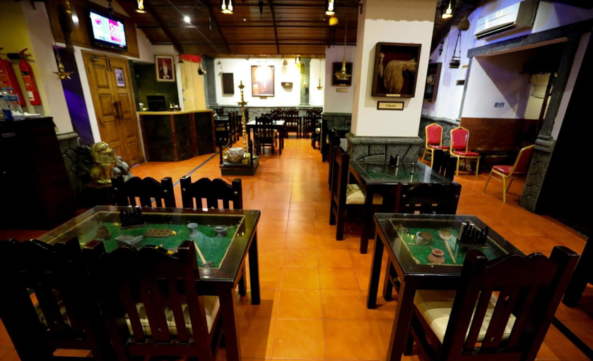 Food & Drinks 5, Itlalat Al Shorouq Hotel, Muttrah
