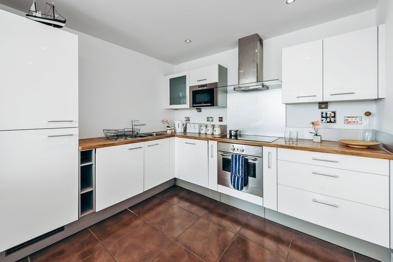 Others 4, Royal Modern Apartment, London