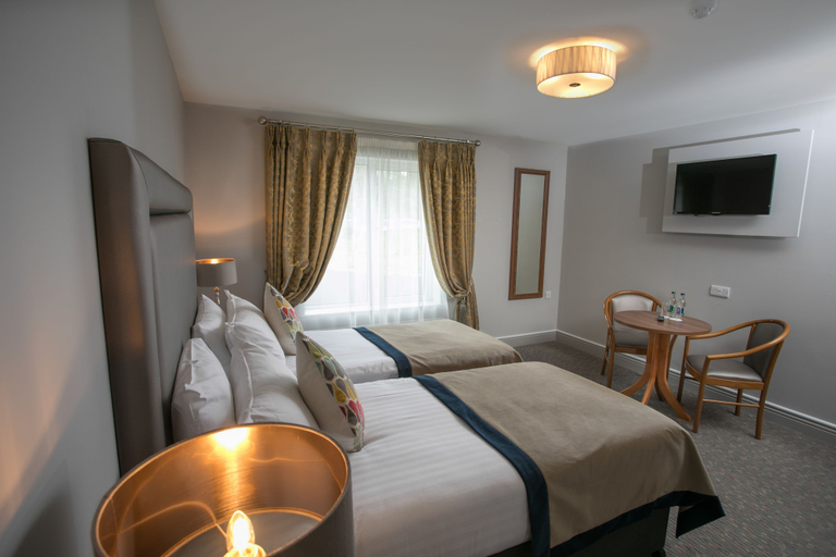 Bedroom 2, Longcourt House Hotel