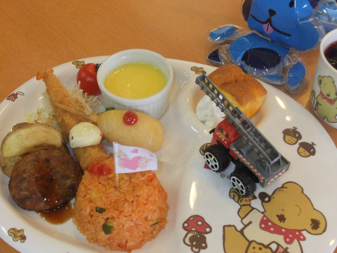 Food & Drinks 4, Lakeside Sakuraoka, Kenbuchi