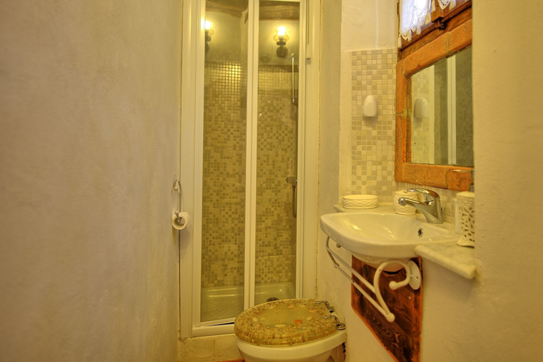 Bathroom 3, Villa Margherita Tre, Arezzo