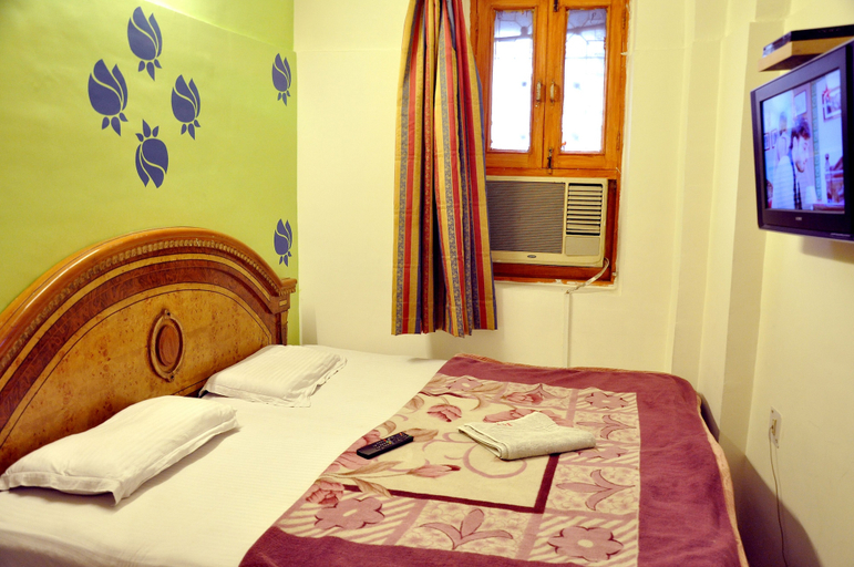 Bedroom 3, Anoop Hotel, Delhi