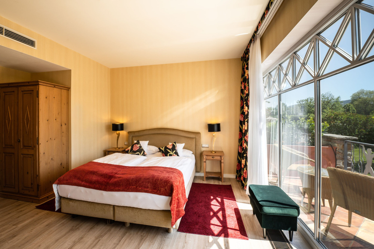 Bedroom 3, Wellness- & Genusshotel Weisser Bär, Bernkastel-Wittlich