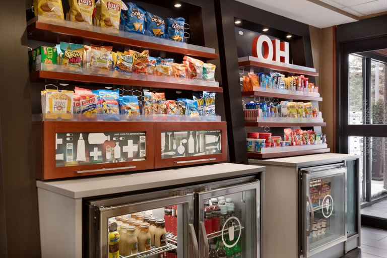 Food & Drinks 5, Hampton Inn Youngstown/Boardman, Mahoning
