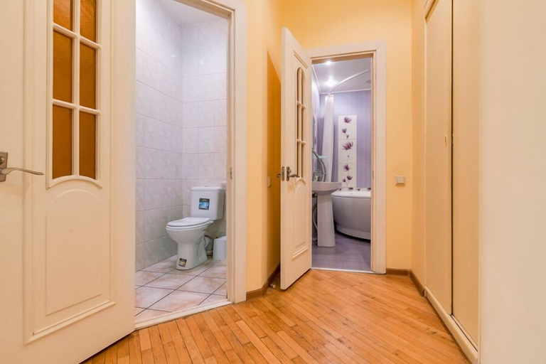 Bathroom 3, Spb2Day Nevsky prospect 156, Sankt-Peterburg gorsovet
