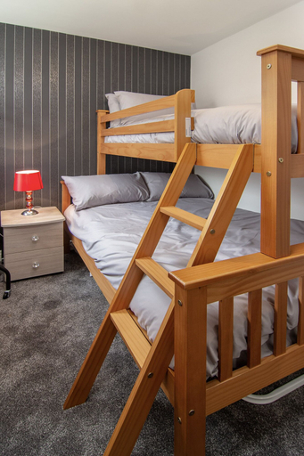 Bedroom 3, 2 Bdrm Sleeps 7 Near Top Attractions Free Parking, Blackpool
