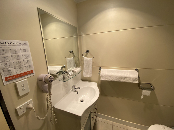 Bathroom 3, Balranald Club Motel, Balranald