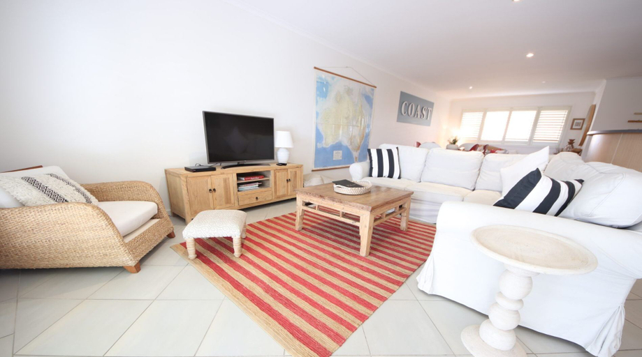 Others 4, Jubilee Apartment No 10, Kempsey