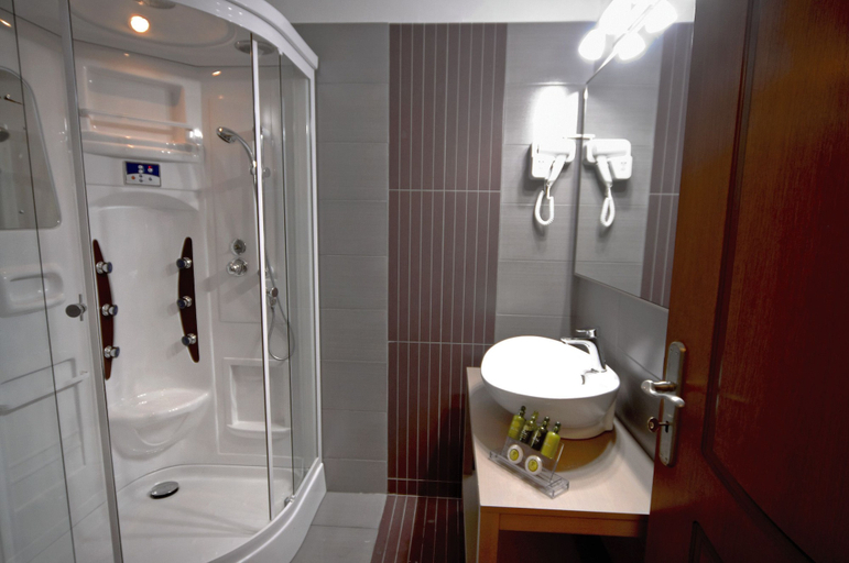 Bathroom 5, Blue Horizon Suites, Peloponnese