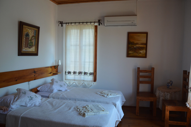 Bedroom 4, Martı Hotel, Ayvalık