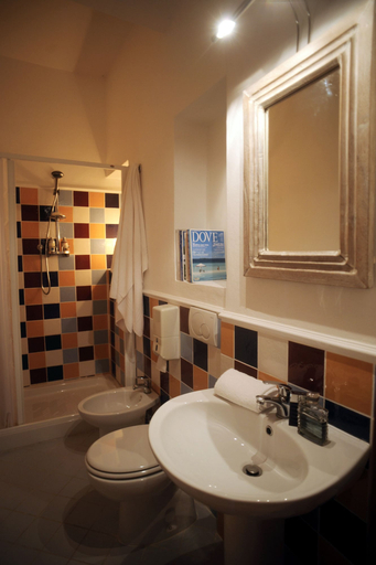 Bathroom, Hotel Etrusco, Livorno