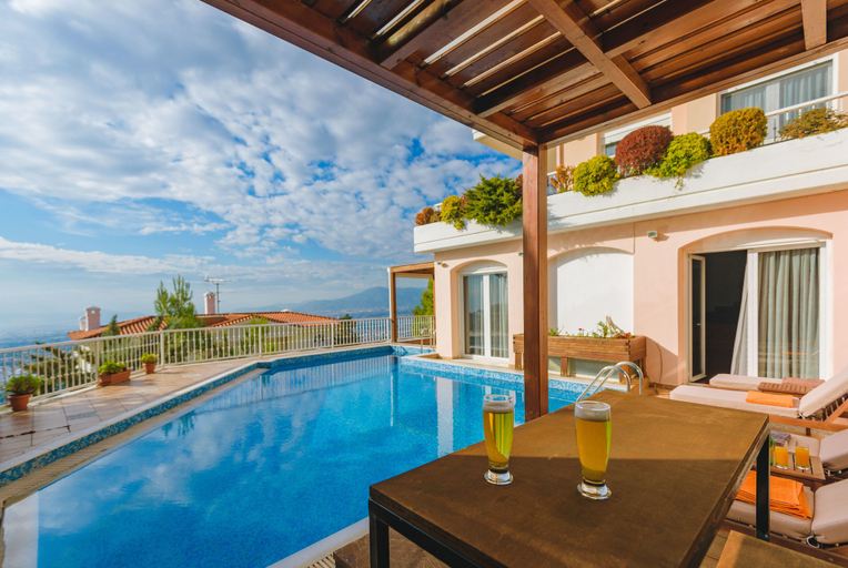 Sport & Beauty 1, Villa Politia, Attica