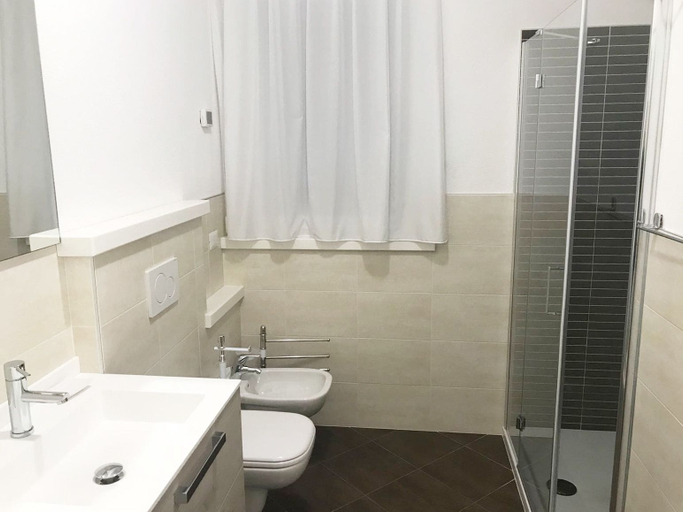 Bathroom 3, Baia Blu Luxury Apartments with Pool, Como