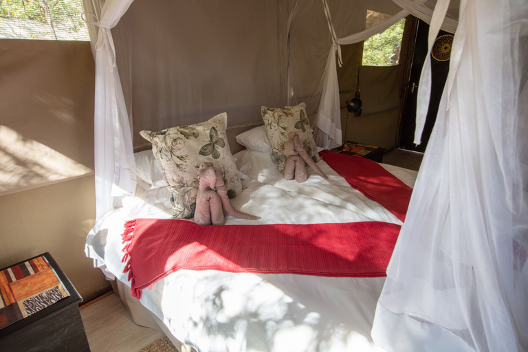 Bedroom 3, Khowarib Lodge, Sesfontein