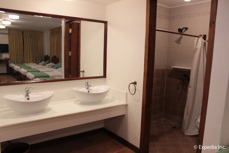 Bathroom 4, Hotel Felicidad, Vigan City