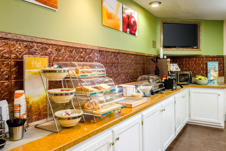 Food & Drinks 5, Quality Inn Meridian, Lauderdale