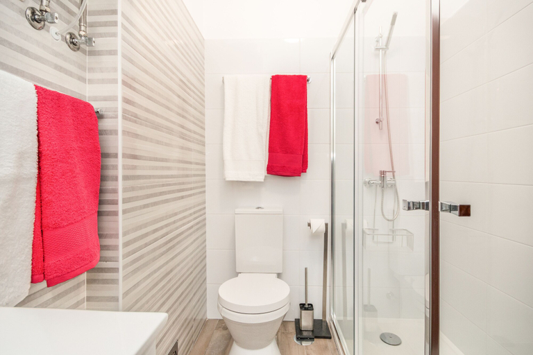 Bathroom 2, Cosmopolis 2, Lisbon