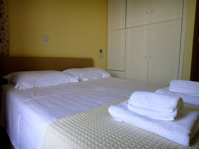 Bedroom 3, Victorias Rooms, North Aegean