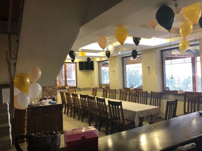 Food & Drinks 3, Golden Nest, Rakhivs'kyi