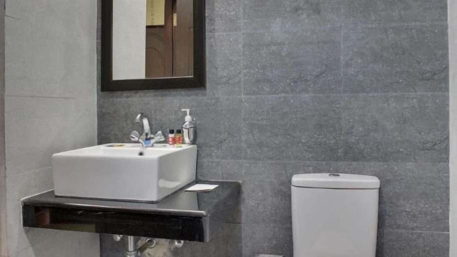 Bathroom 4, JPS Residency & Hospitality Services, Gurgaon