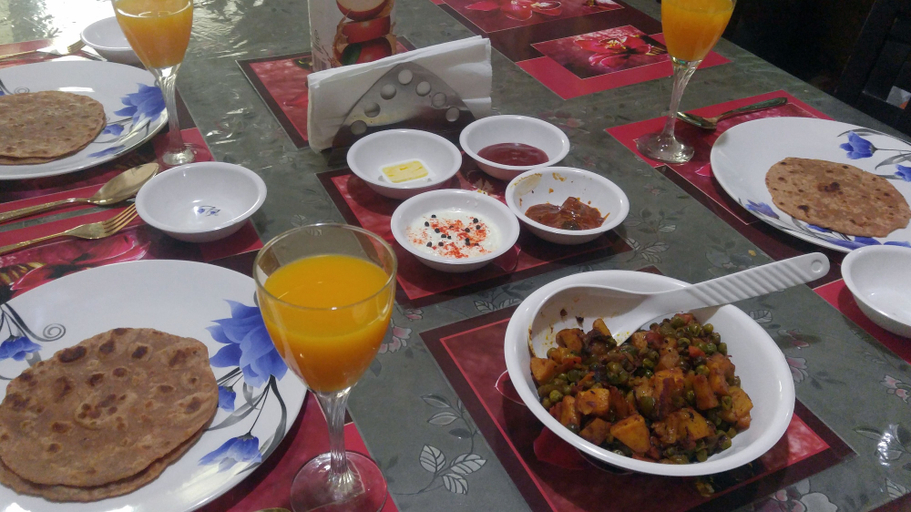Food & Drinks 5, Utsav Bed & Breakfast, Gautam Buddha Nagar