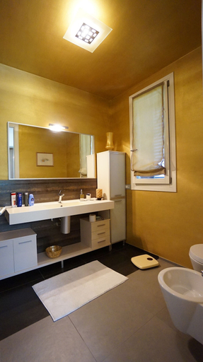 Bathroom 5, B&B Il Melograno, Modena