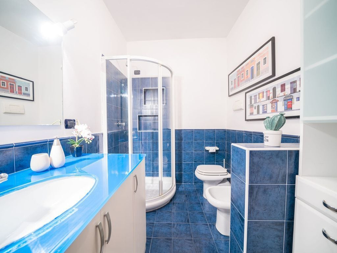 Bathroom 3, Bright Apartments Desenzano - Caravelle Pool, Brescia