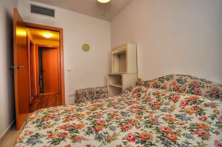 Bedroom 2, Apartment Esmeralda Lloret, Girona