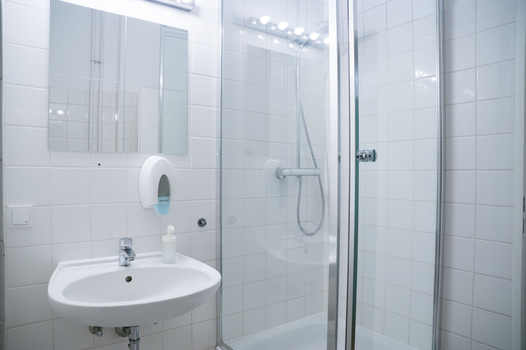 Bathroom 4, Bed'n'Work Apartment Friedrichshain, Berlin