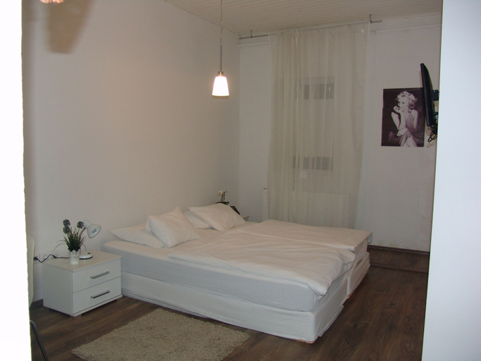 Bedroom 2, Hotel Maksimir, Zagreb