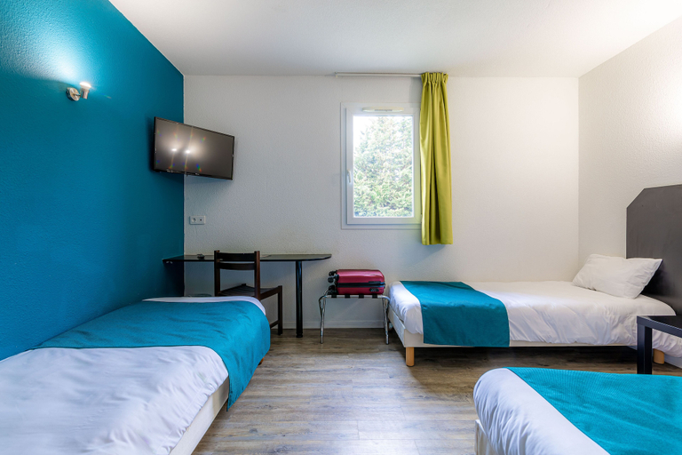 Bedroom 2, Audôtel, Aude